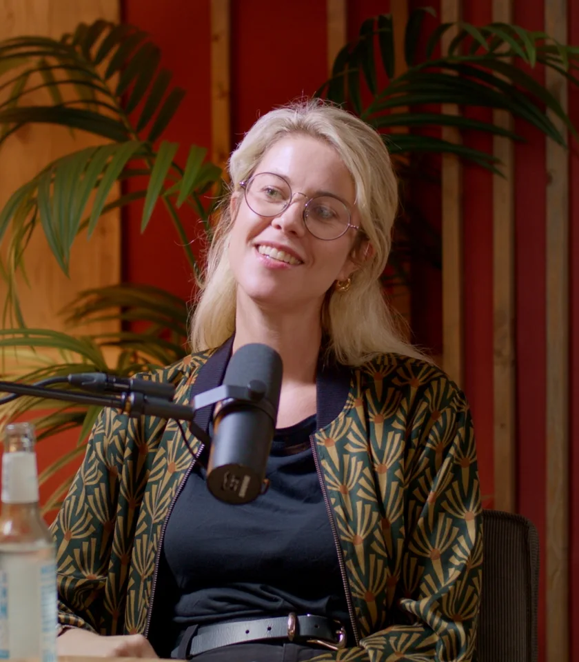 Dana von der Heide lacht