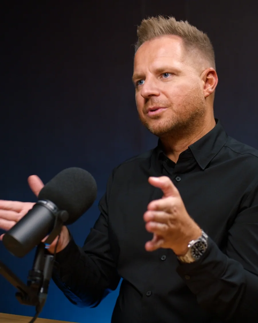 David Reger im Gespräch im Founder-Mode-Studio