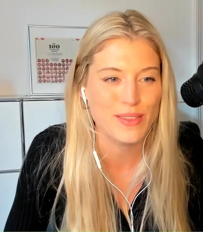Céline Flores Willers lächelt