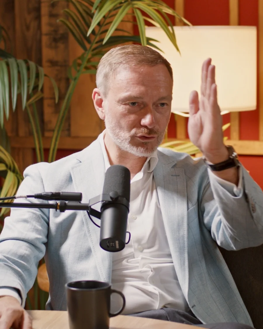 Christian Lindner talking in the Founder Mode studio