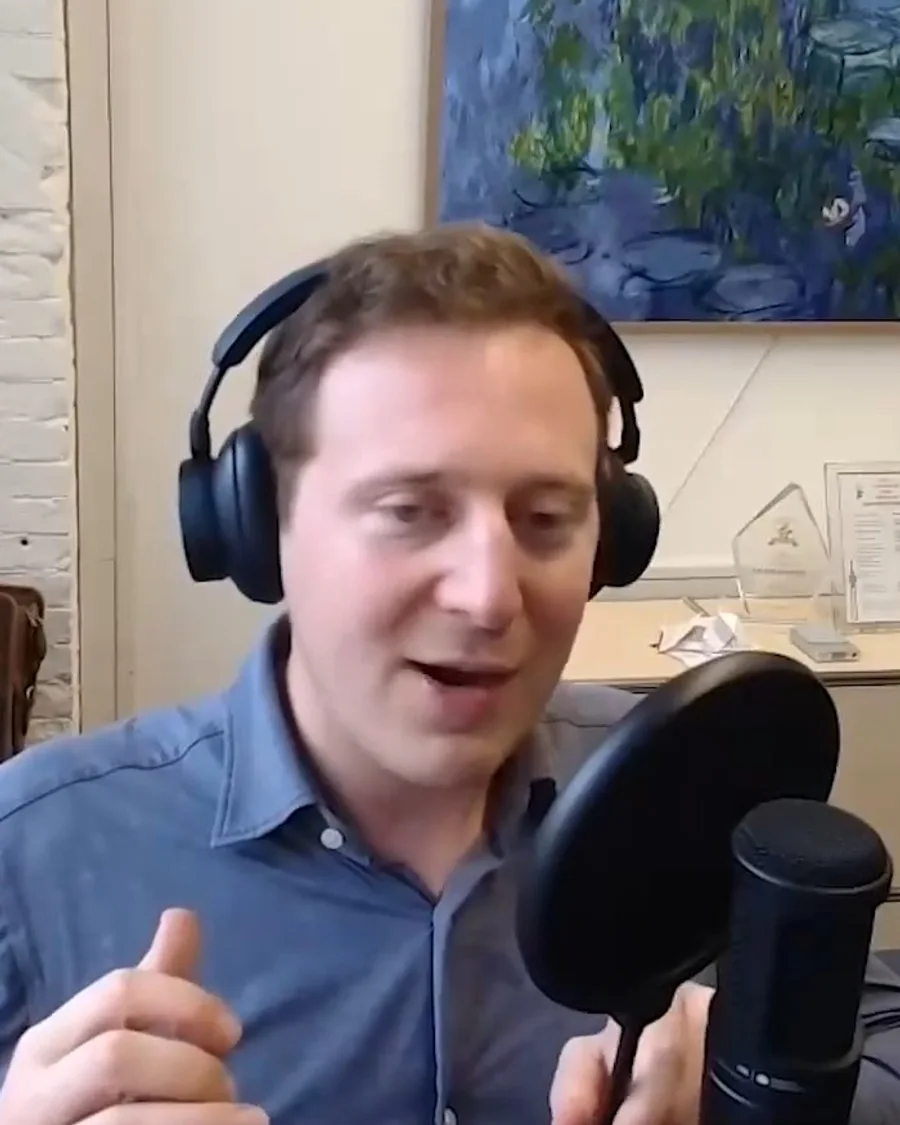 Damian Maib im Gespräch (Remote-Aufnahme)