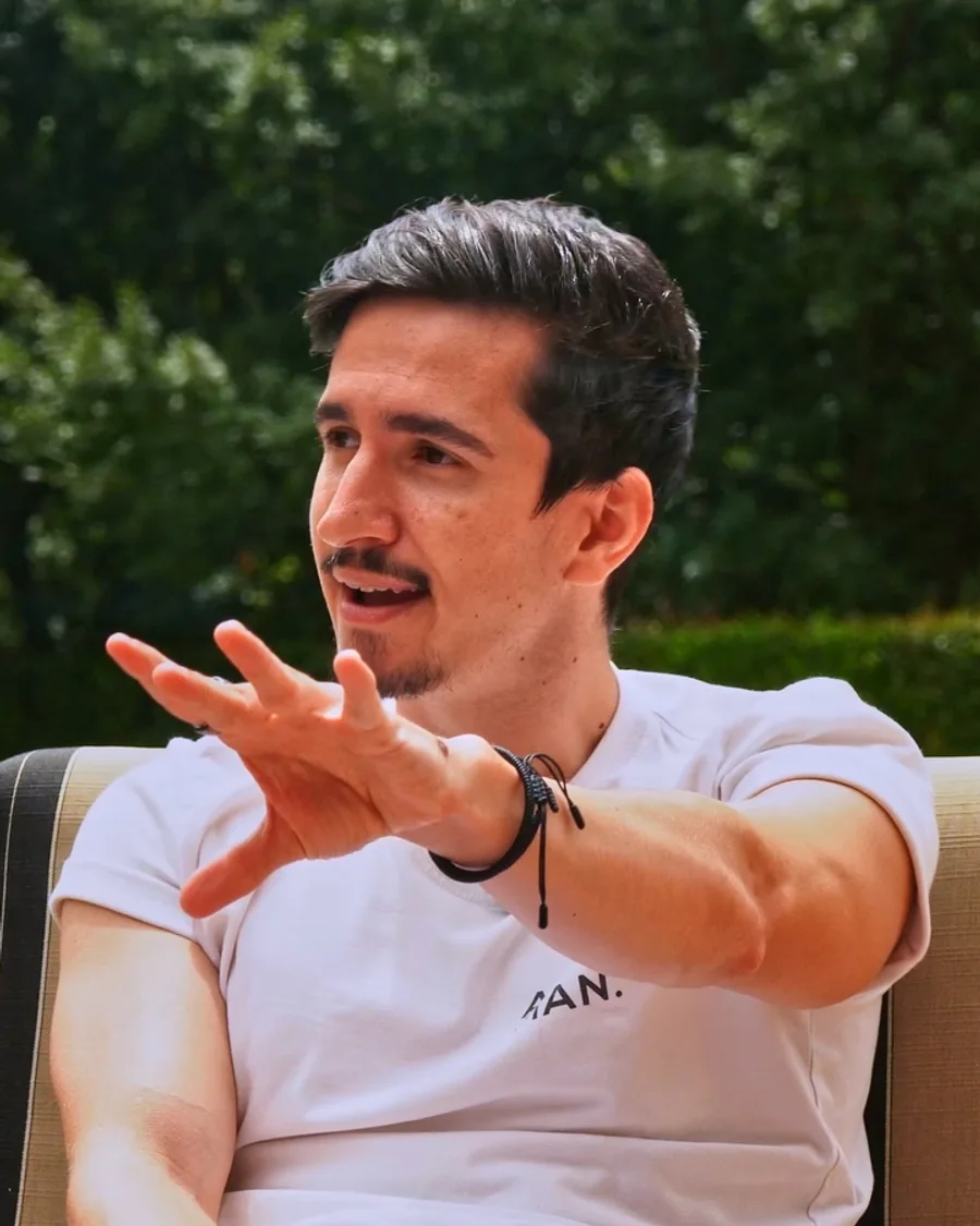 Daniel Dippold im Gespräch im Founder-Mode-Studio